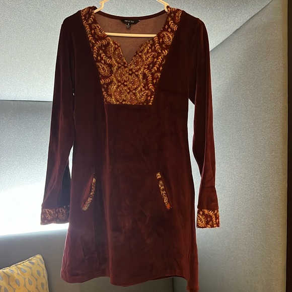 💃Yak &Yeti burgundy velvet dress w/amazing neckline S - Picture 1 of 6